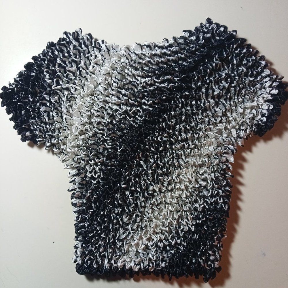 TenderAngel 90s Vintage Black&White Bubble/Popcorn shirt - Goth, Punk, 90s, 00s